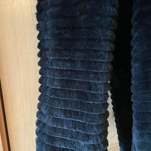 Linda Richards of New York fur coat, reversible. - Picture 10 of 10